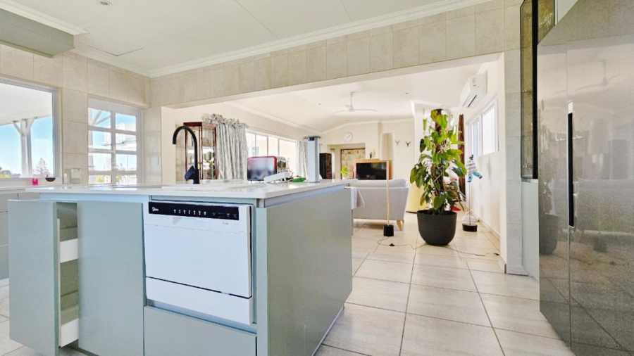4 Bedroom Property for Sale in Bishops Bay Free State